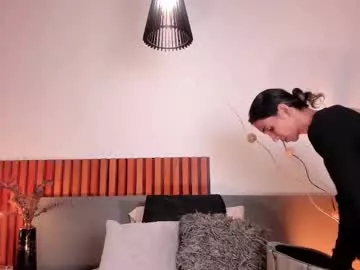 ninacavallli on Chaturbate 