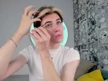 oliver_starboy — GOAL: SUCK FINGERS + SALIVA  [9 tokens remaining] Welcome to my room! #gay #cum #feet #18 #bigcock
