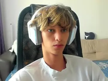ostin_meoww — GOAL: Play with sweet nipples [60 tokens remaining] Welcome to my room! #new #18 #teen #young #cum