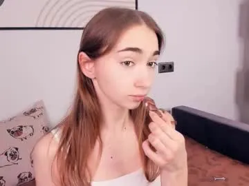 polly_bee — GOAL: turn around and show my ass + slap [121 tokens remaining] Shh... i wanna be your little girl  #18 #skinny #young #teen #lovense