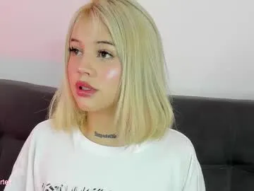 samantha_browwnn — GOAL: spank me with love [73 tokens remaining] How good you are here! Let's play, leave tip to smile , don't forget to follow me #latina #18  #blonde #new  #natural