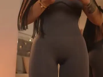 sarah_hiill — Ride Torso - Goal: Big squirt on your face #latina #anal #fuckmachine #bigass #squirt