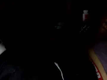strokew_me — Recovering from a procedure, nothing else to do but stroke. Family really close by though. Tip for requests, some requests may not be possible. all tokens go to other rooms. cum at goal