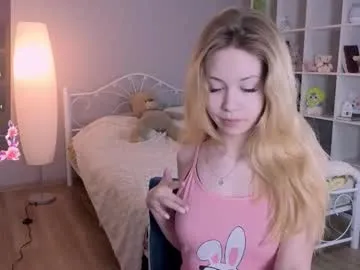 wendy_cutiex — TAKE MY TOP OFF #18 #new #skinny #shy #cute [185 tokens remaining]