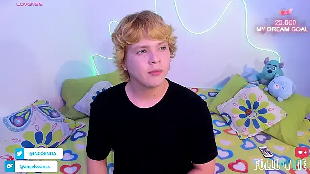 adam_angelssss on StripChat 