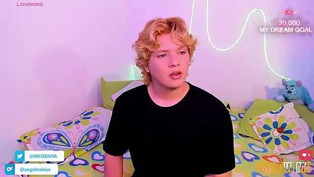 adam_angelssss on StripChat 