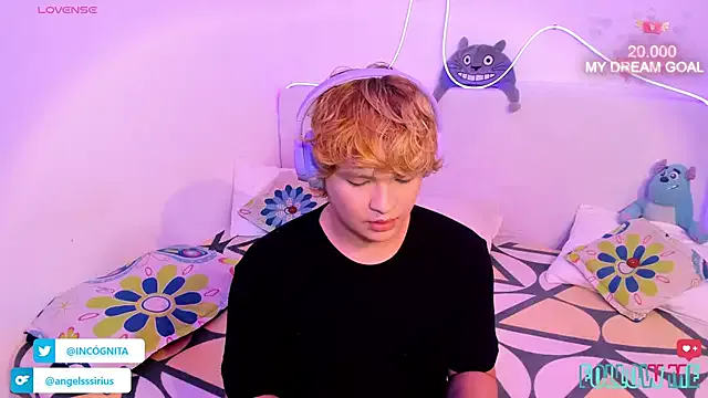 adam_angelssss on StripChat 