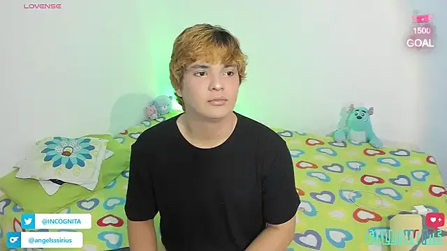 adam_angelssss on StripChat 