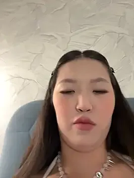 Aiko_Yumi — Freechat on StripChat