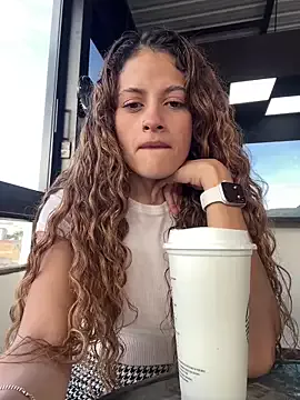 alana15 on StripChat 