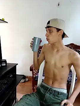 Alayn_sexy_ayes on StripChat 