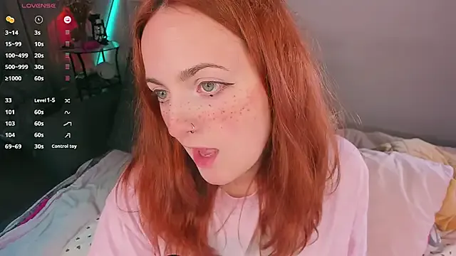Alice_CutePerv — dildoing puss 10 min
