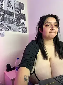 aliceayres797 — Boobs out