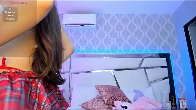 AlliceWinter on StripChat 