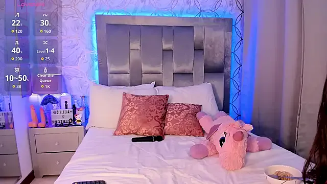 AlliceWinter on StripChat 