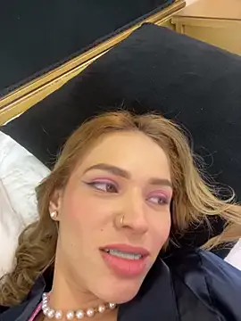 ambarsorachi on StripChat 