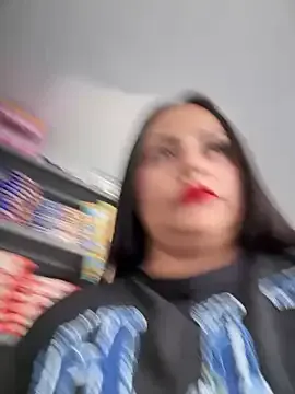 Angie_e — Out bra in public