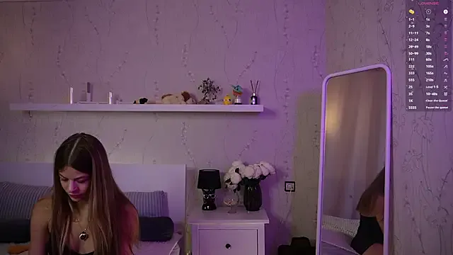 AnneVerity on StripChat 