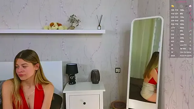 AnneVerity on StripChat 