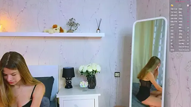 AnneVerity on StripChat 