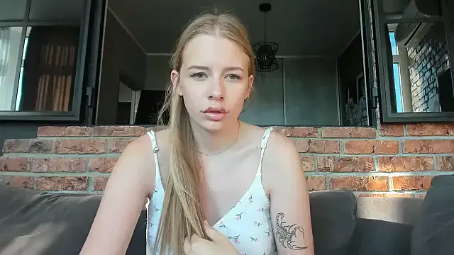 AnnNorriss on StripChat 