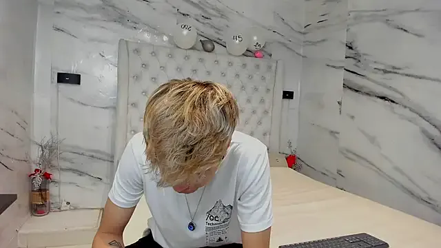 Ari_and_Storm — Riding cock + your favorite pose