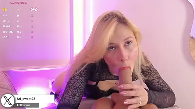 Arianasweeet on StripChat 