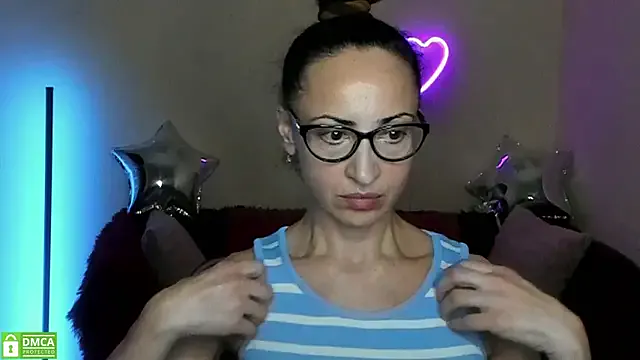Arianasweety23 on StripChat 