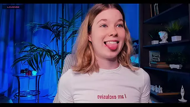 AriaraNoir on StripChat 