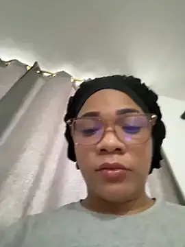 ashley_Tompson1 — Help me start building my house