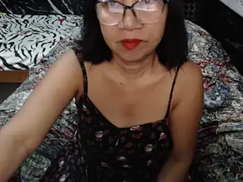 ASIANDOLLY4U69 on StripChat 