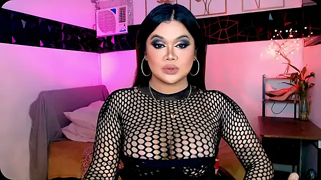 asiankatyhuge on StripChat 