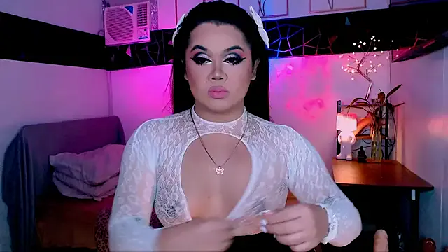 asiankatyhuge on StripChat 