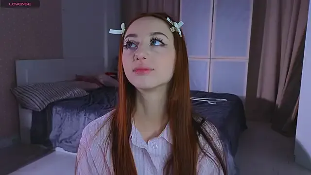AvrilLeMell — suck fingers+saliva+eye contact