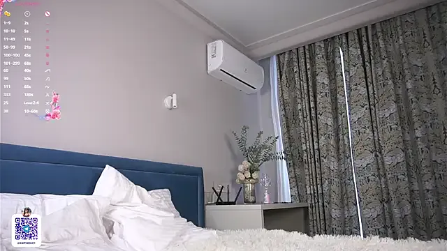 beauty_fuel — squeeze my breasts when I'm aroused