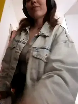Bella_Gloria on StripChat 