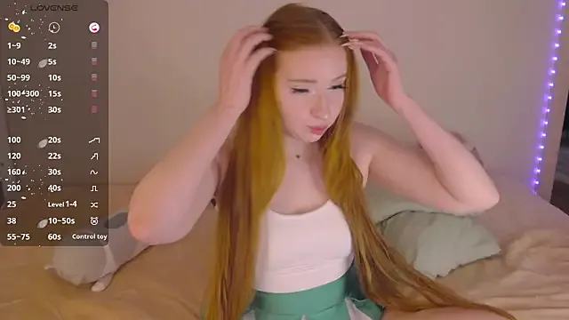 BellaQueenss on StripChat 