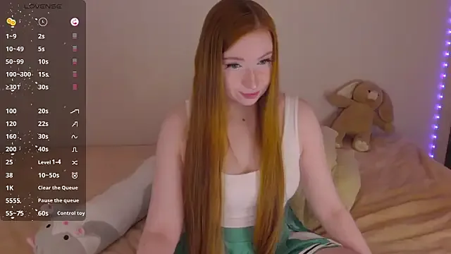 BellaQueenss on StripChat 