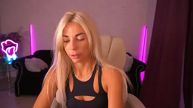 BellaRayyy on StripChat 