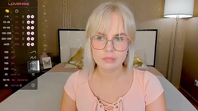 bellatip on StripChat 