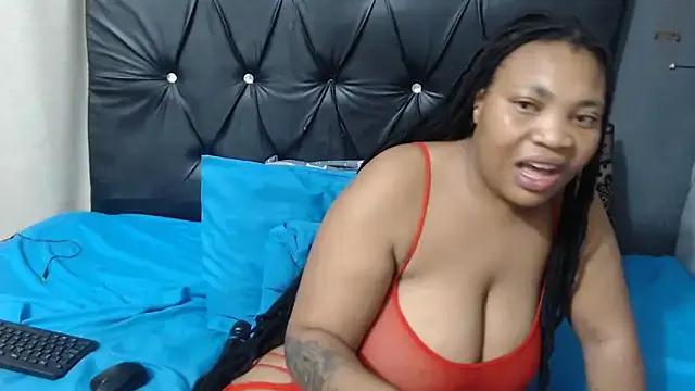 BeverlyQueen14 on StripChat 