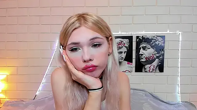 Blondy_Fina — Freechat on StripChat