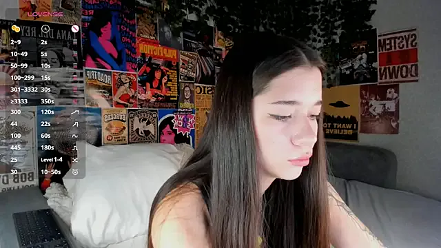 Butterflys1268 on StripChat 