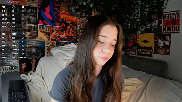 Butterflys1268 on StripChat 