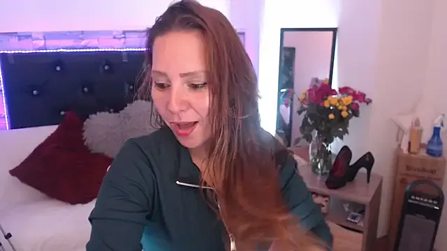camila_delarosa — Outside jeans