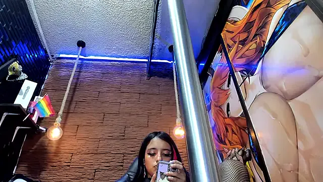 Caroline_Dark69 — twerking