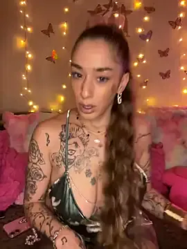 Chachou000 on StripChat 