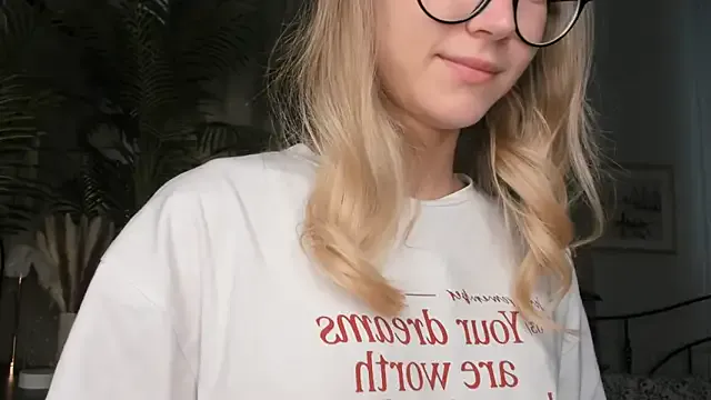 ChinBonnell — play with lips