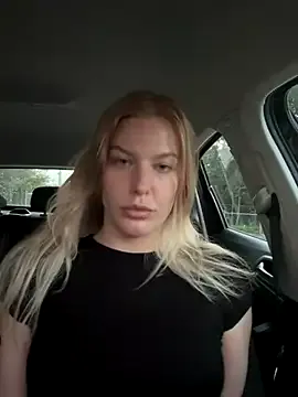 Chloemillerrxx — Suck finger