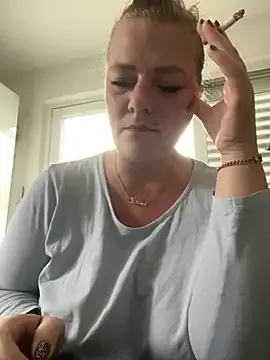 Curvyveri93 — Squirten Runde 2